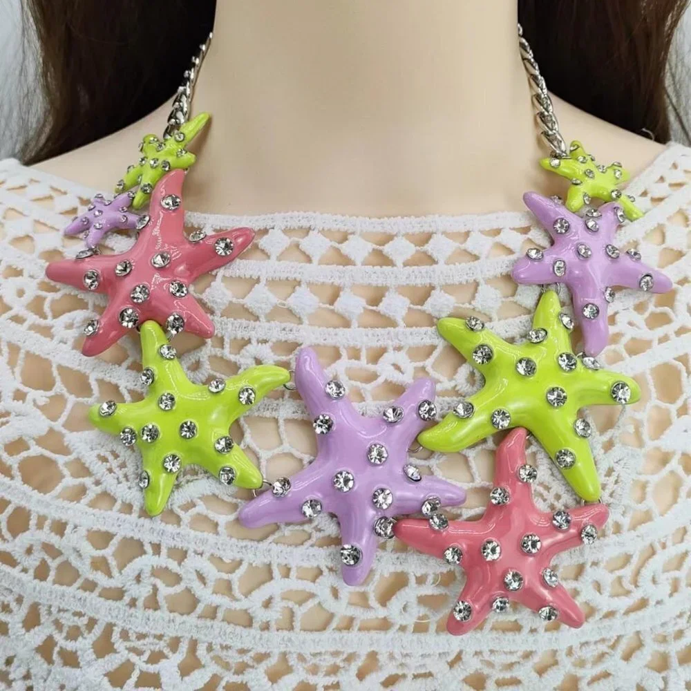 Get it now! Rhinestone Decor Starfish Bib Necklace
